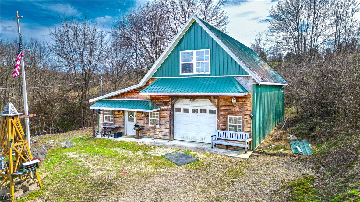 9520 Mcglade School Road Property Photo 1