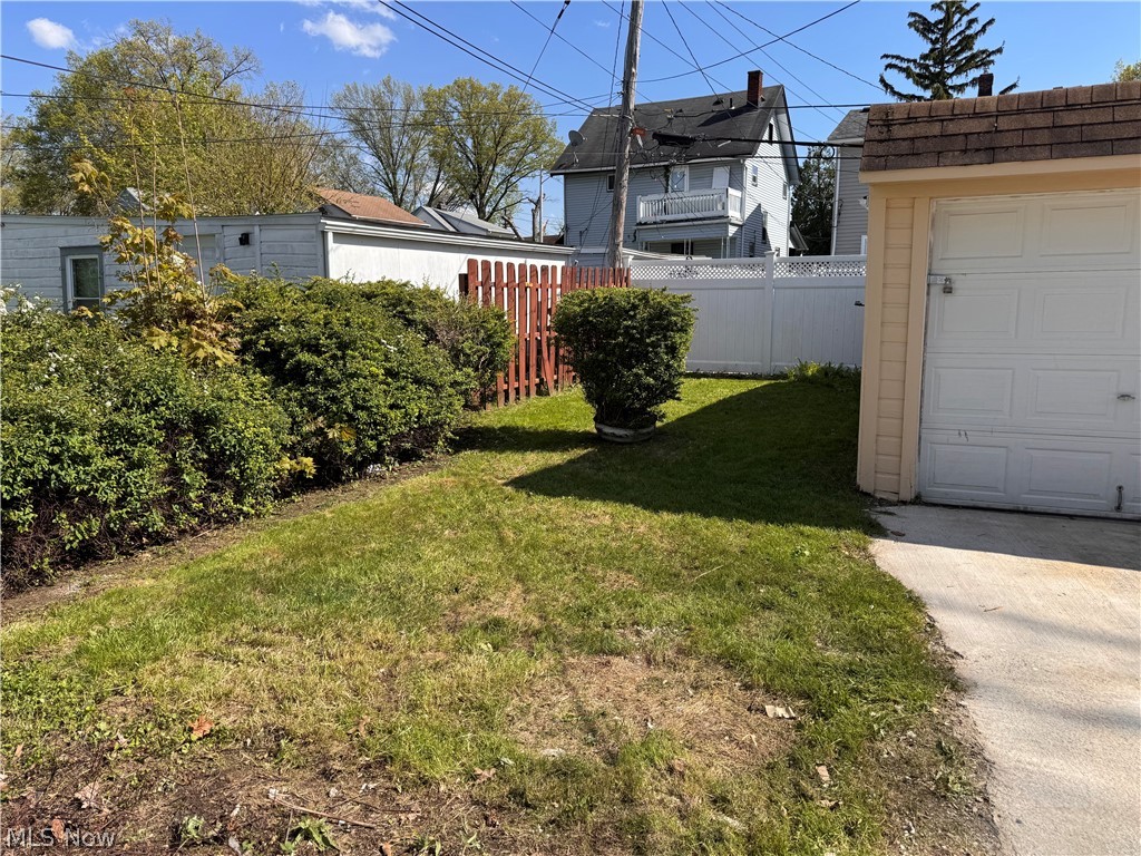 13820 S Parkway Drive Property Photo 6