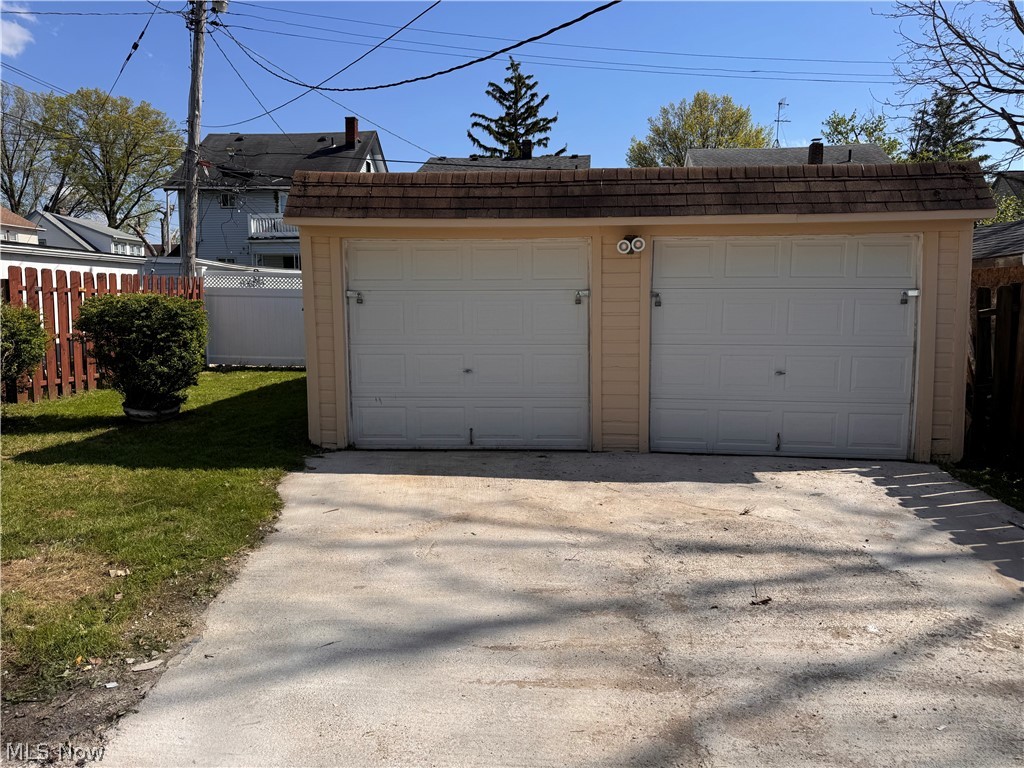 13820 S Parkway Drive Property Photo 8