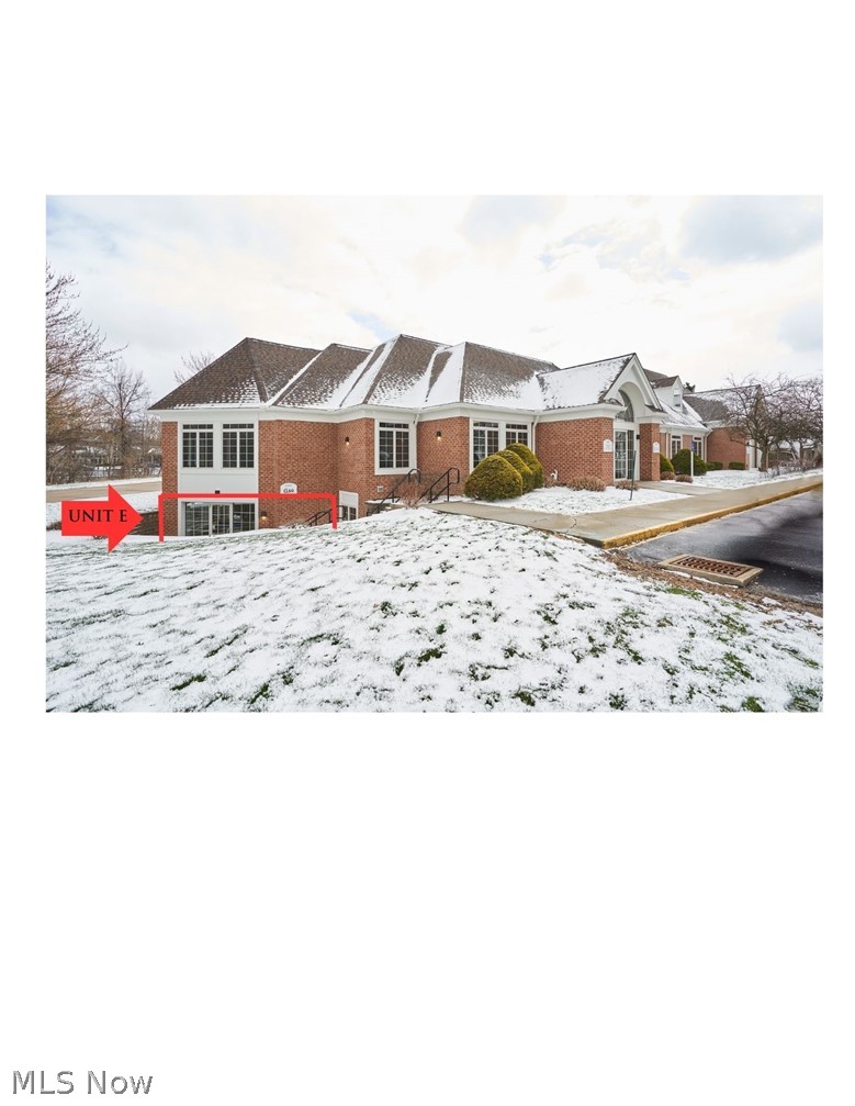799 White Pond Drive E Property Photo 2