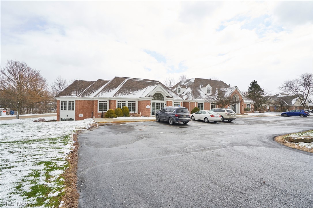 799 White Pond Drive E Property Photo 3