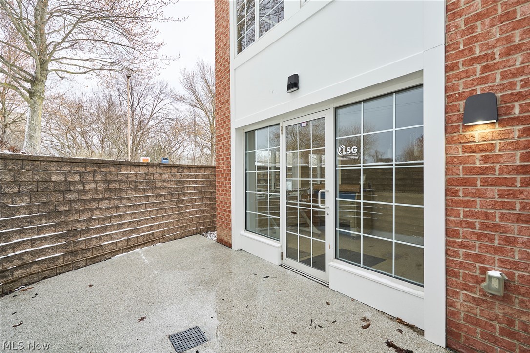 799 White Pond Drive E Property Photo 4