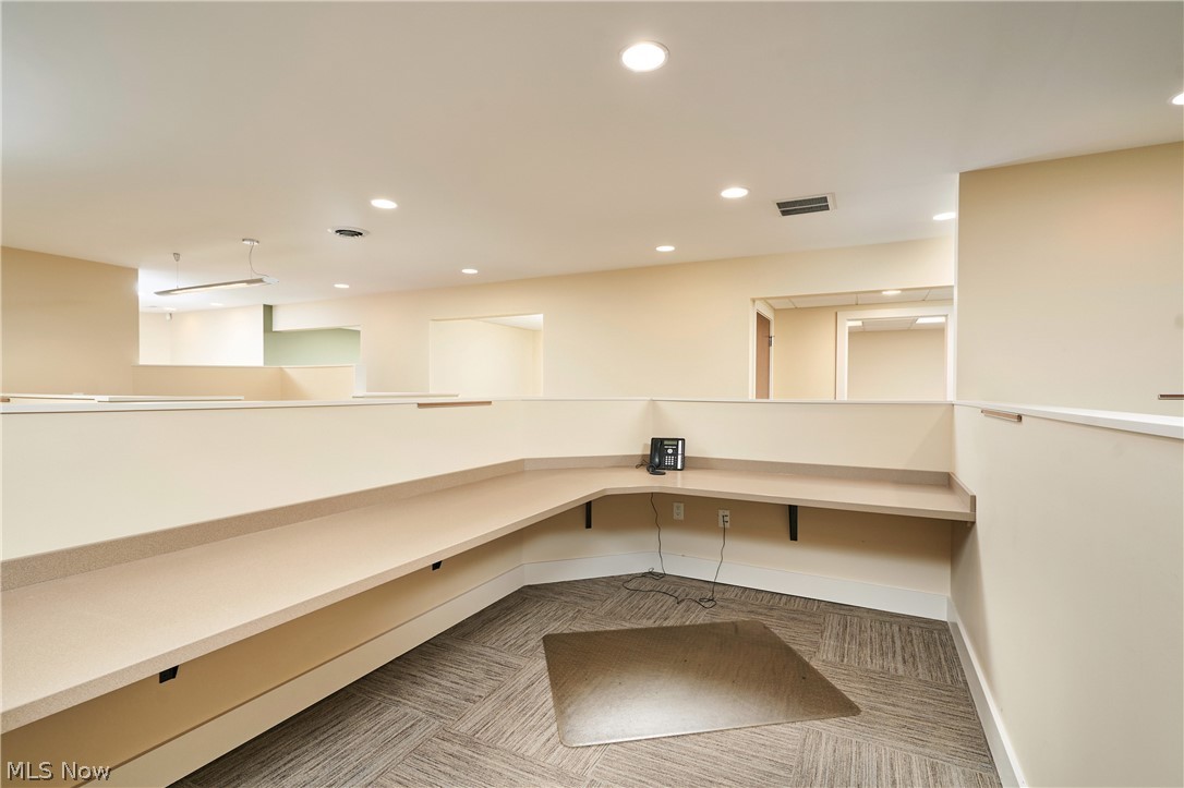 799 White Pond Drive E Property Photo 6
