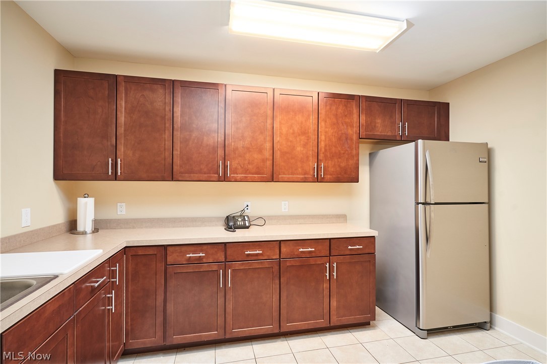 799 White Pond Drive E Property Photo 13
