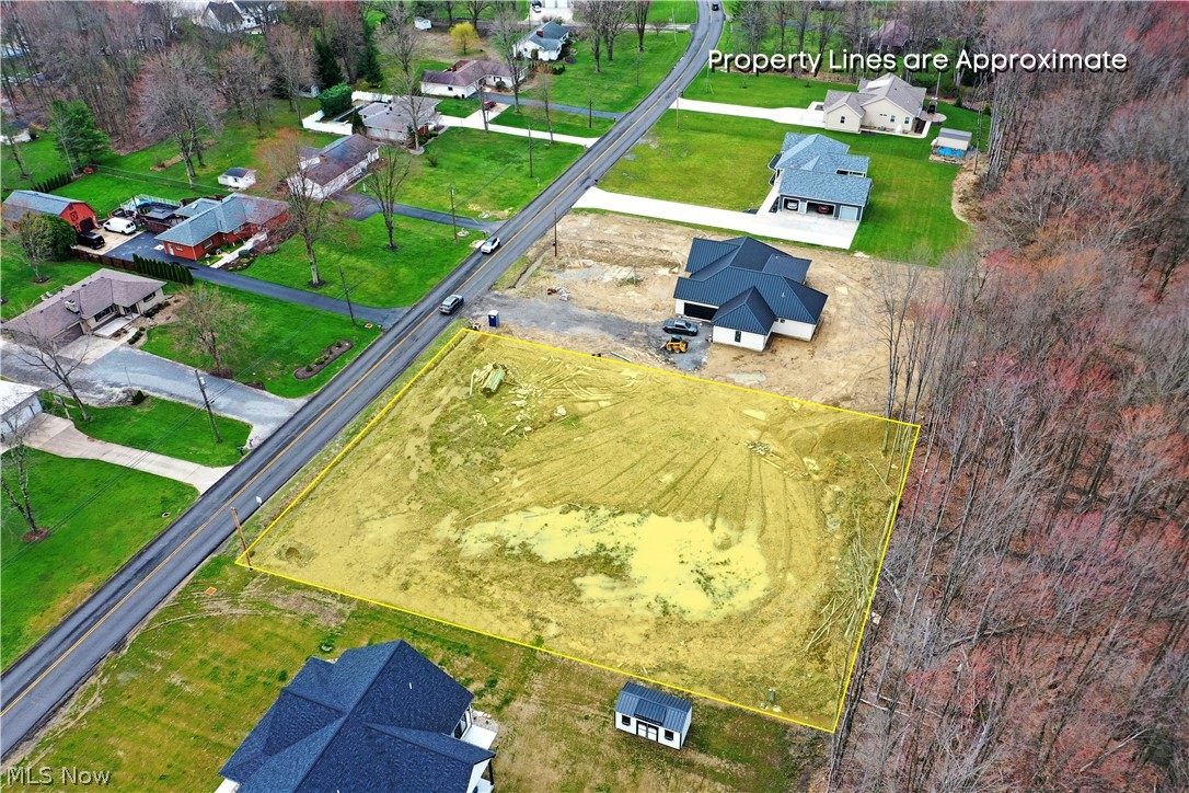 King Graves Road Ne Property Photo 2
