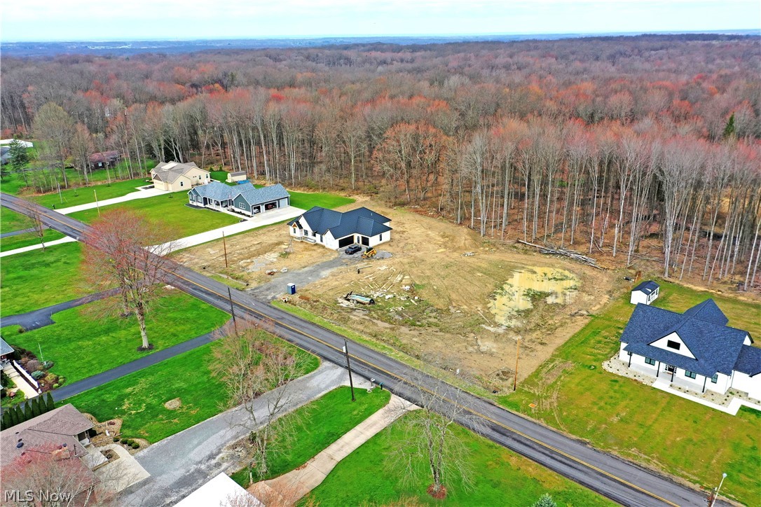 King Graves Road Ne Property Photo 4