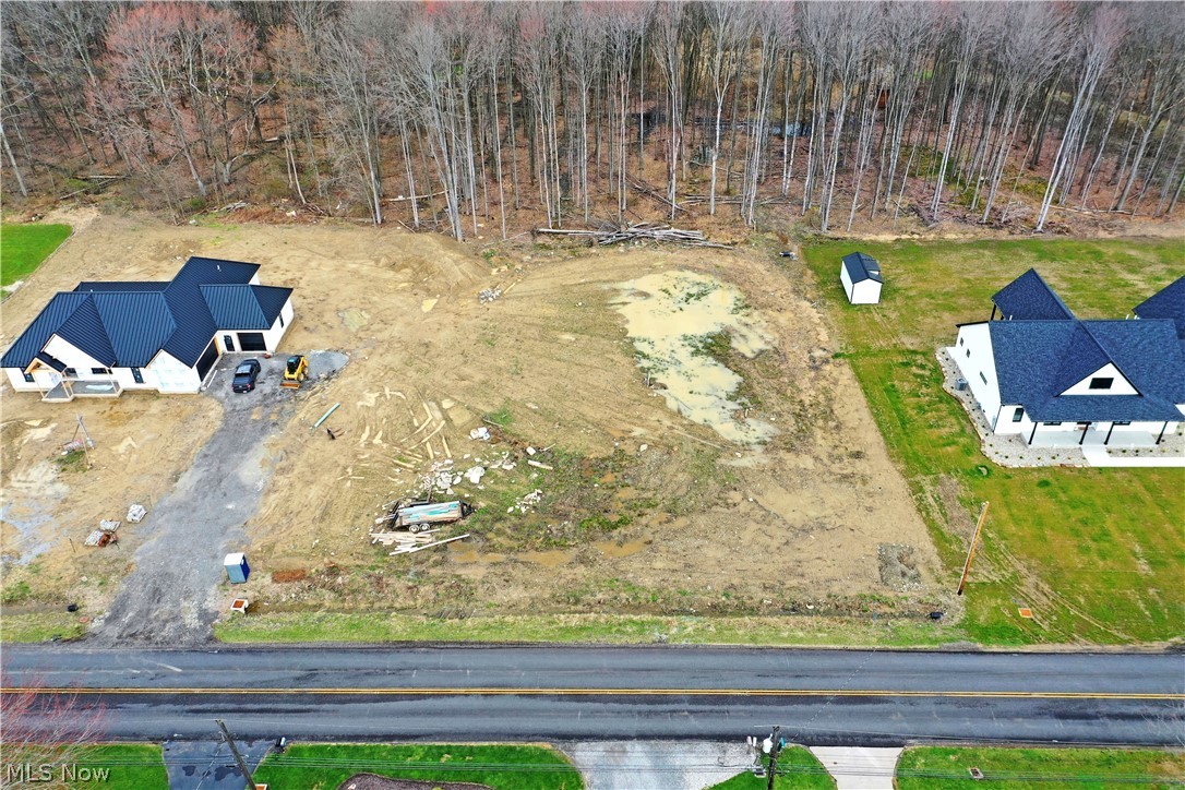 King Graves Road Ne Property Photo 6