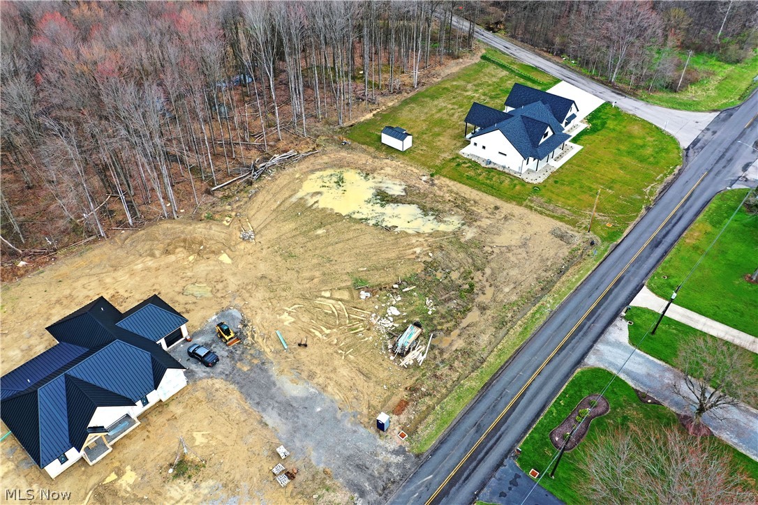 King Graves Road Ne Property Photo 8