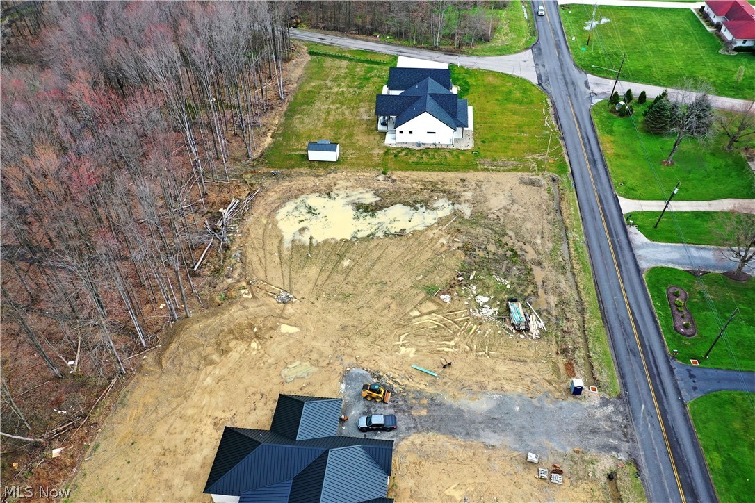 King Graves Road Ne Property Photo 10