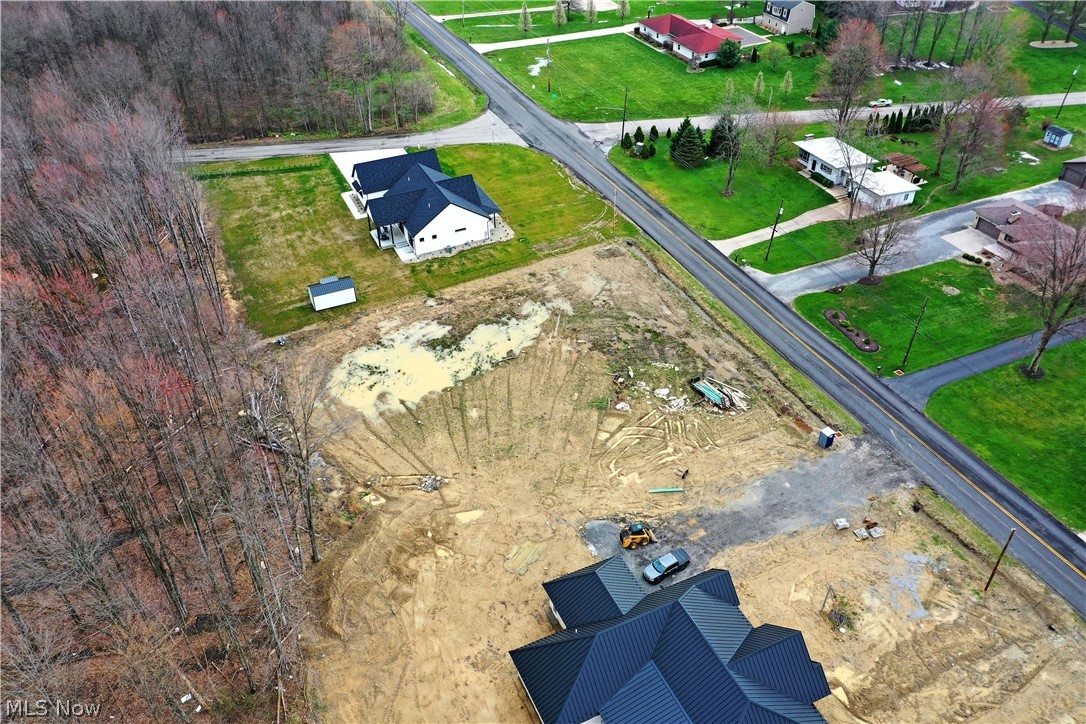 King Graves Road Ne Property Photo 11