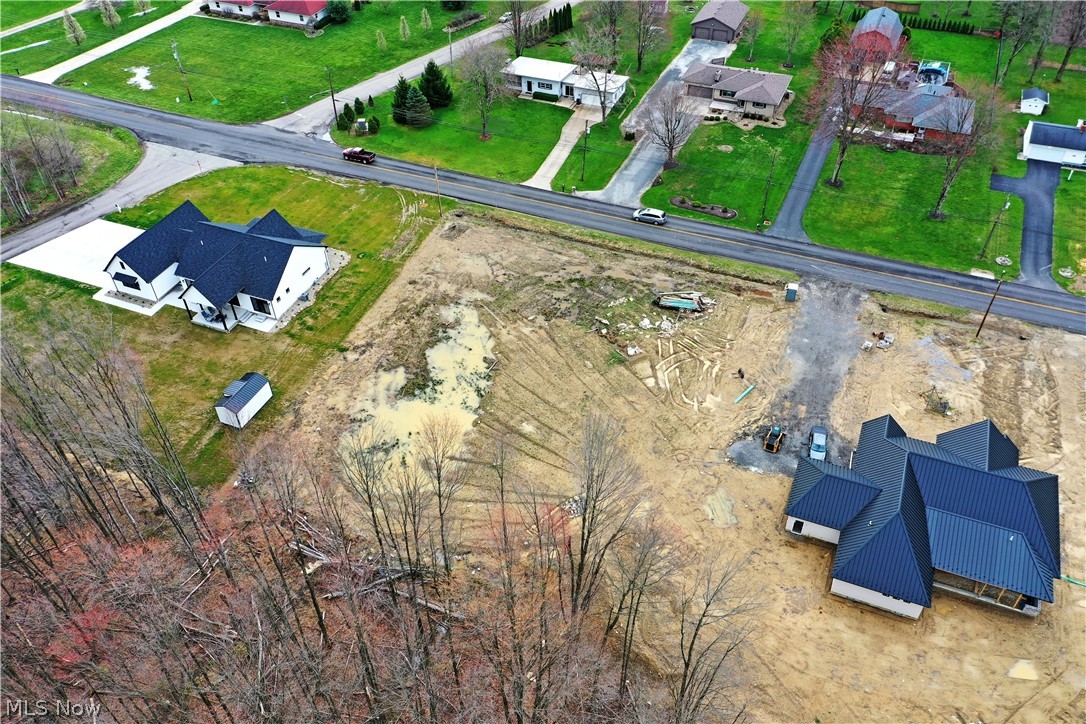 King Graves Road Ne Property Photo 12
