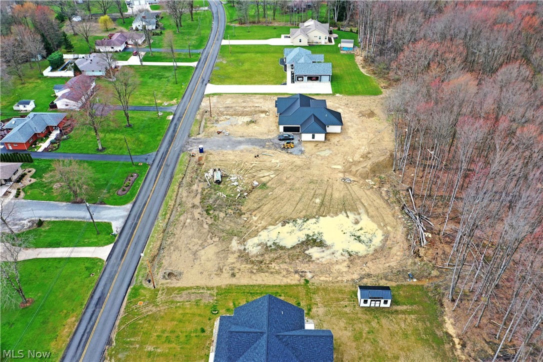 King Graves Road Ne Property Photo 15