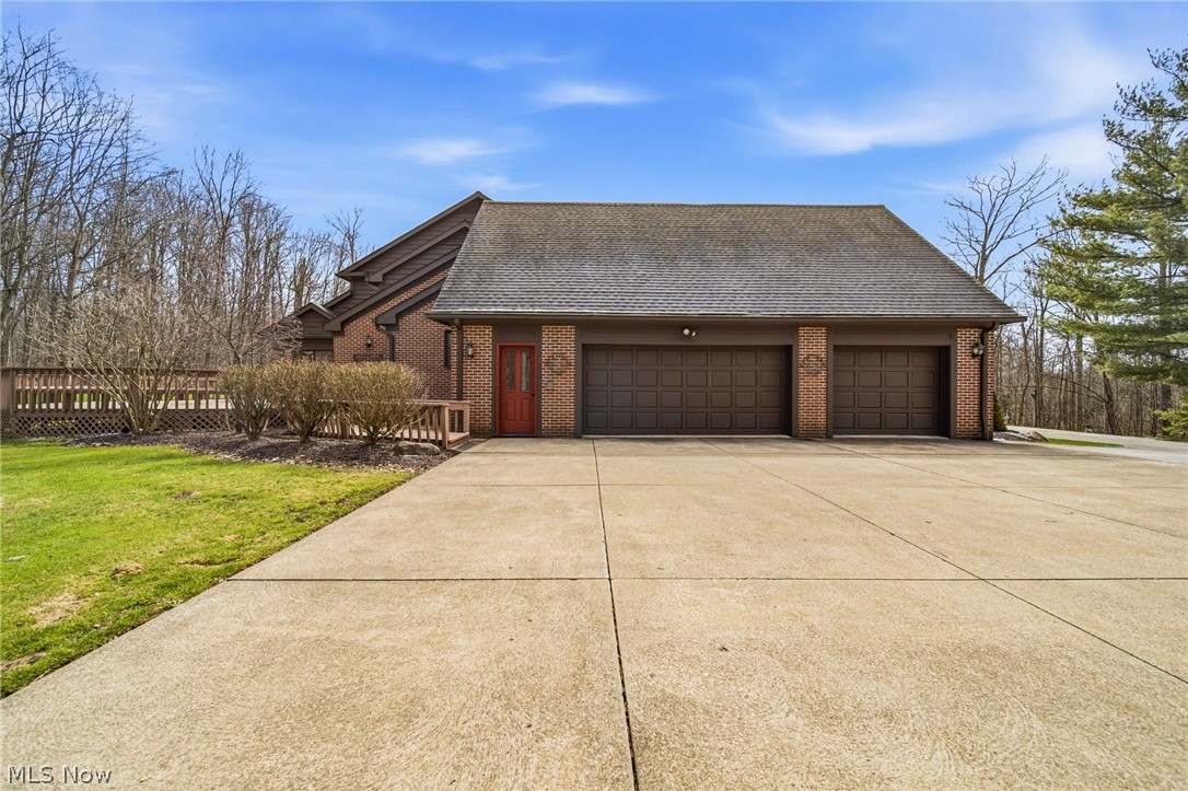1255 Fox Hill Drive Property Photo 2