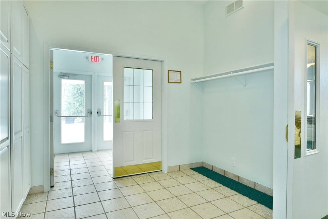 6000 Webber Cole Road Property Photo 11