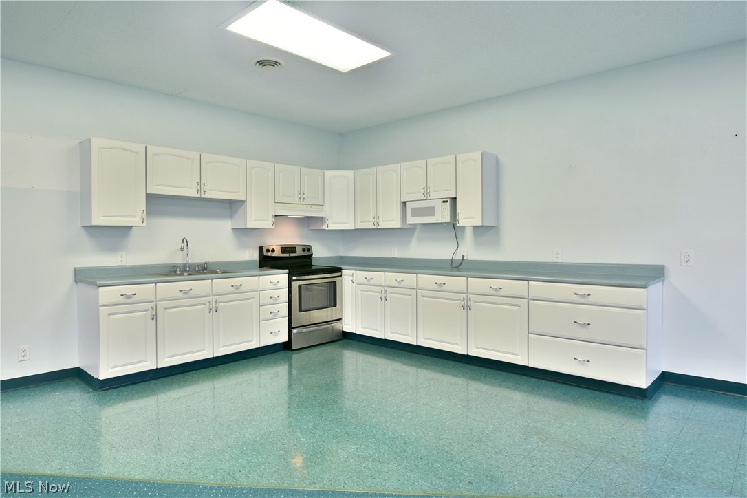 6000 Webber Cole Road Property Photo 36