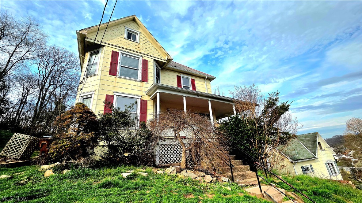 104 W Spring Street Property Photo 1