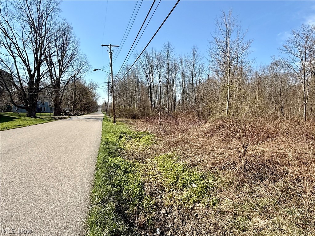 515 Middle Road Property Photo 6