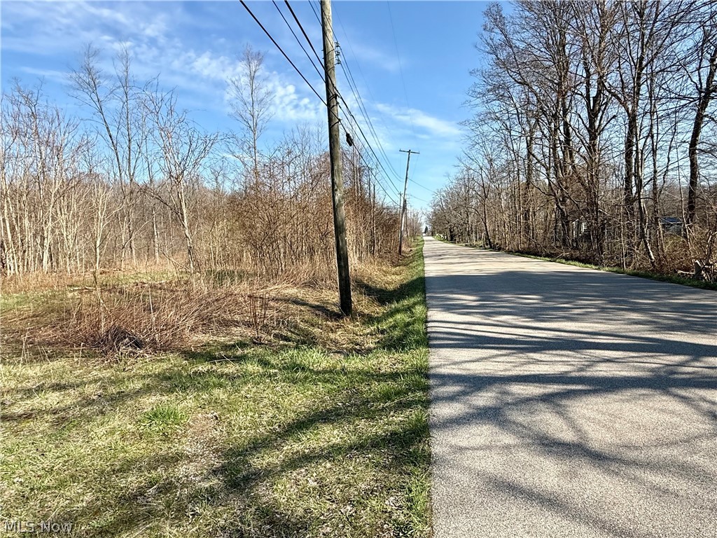 515 Middle Road Property Photo 8