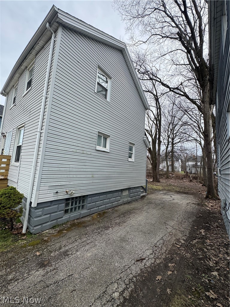 10604 Nelson Avenue Property Photo 5