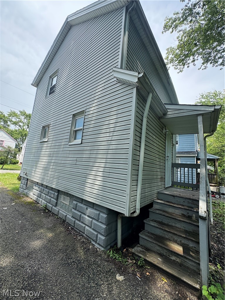 10604 Nelson Avenue Property Photo 6