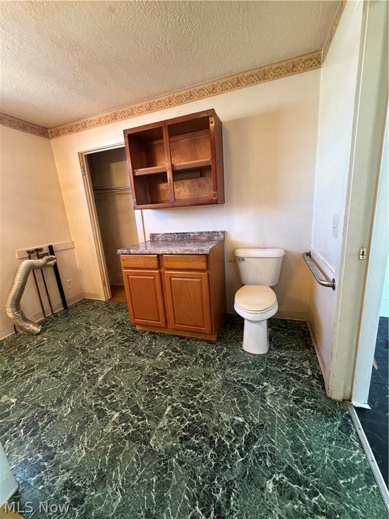 376 E State Street Property Photo 9