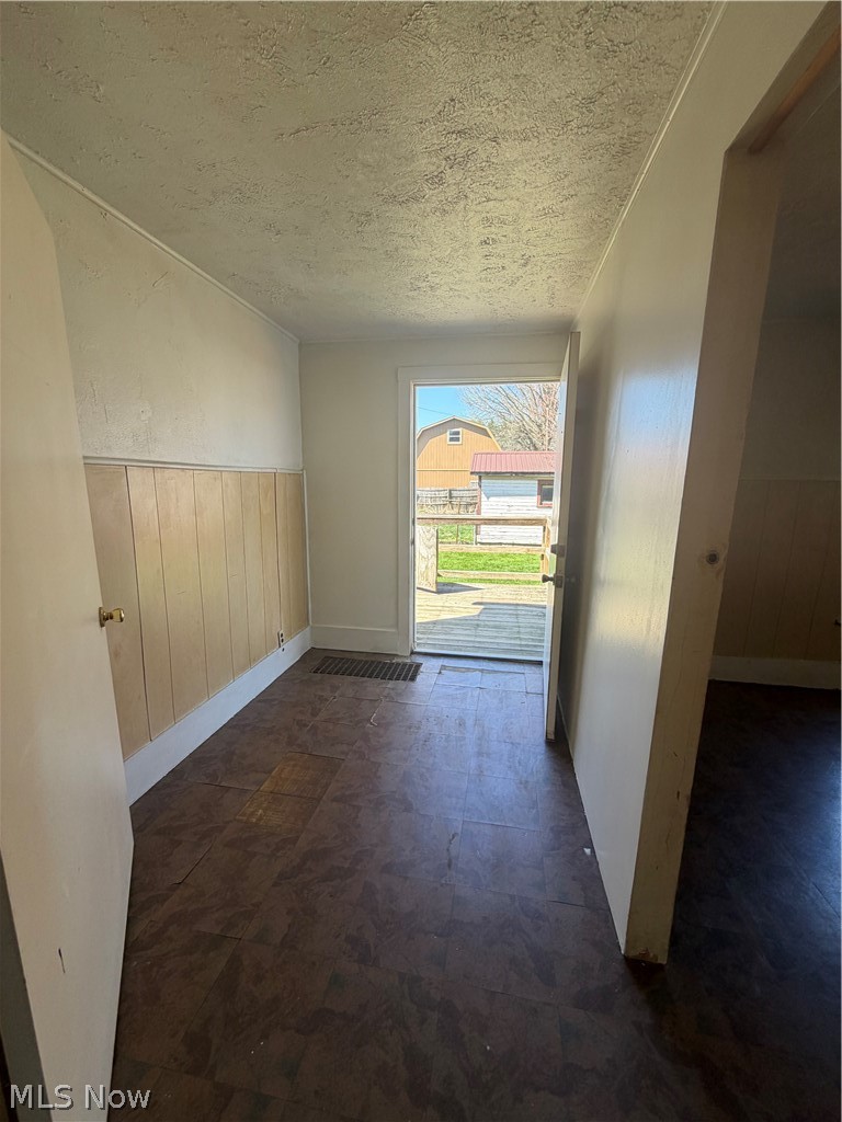 376 E State Street Property Photo 15