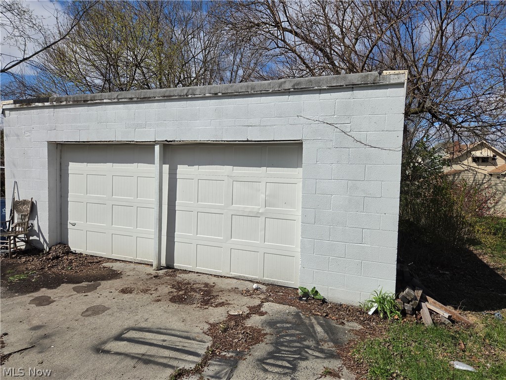 491 5th Street Property Photo 2
