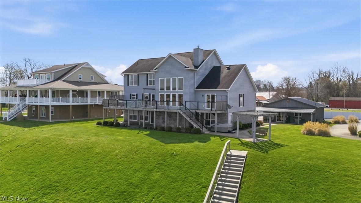 2 Stern Drive Property Photo 6