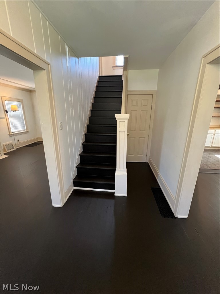 1129 Avon Street Property Photo 4