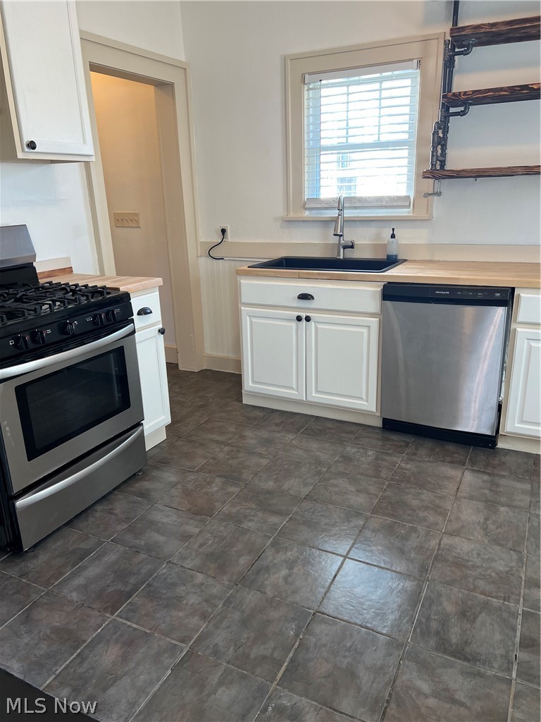1129 Avon Street Property Photo 12