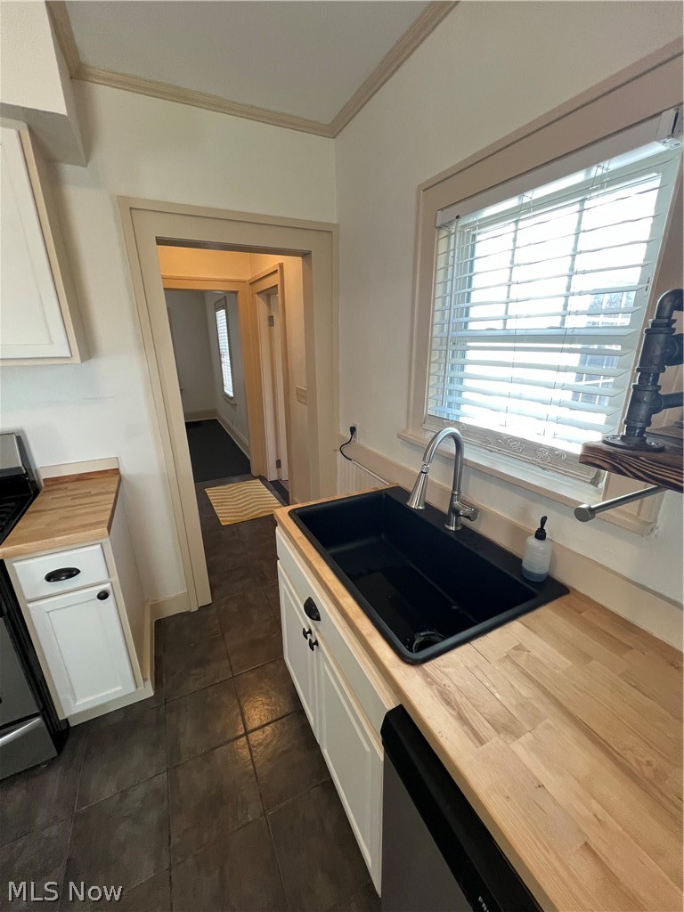 1129 Avon Street Property Photo 13