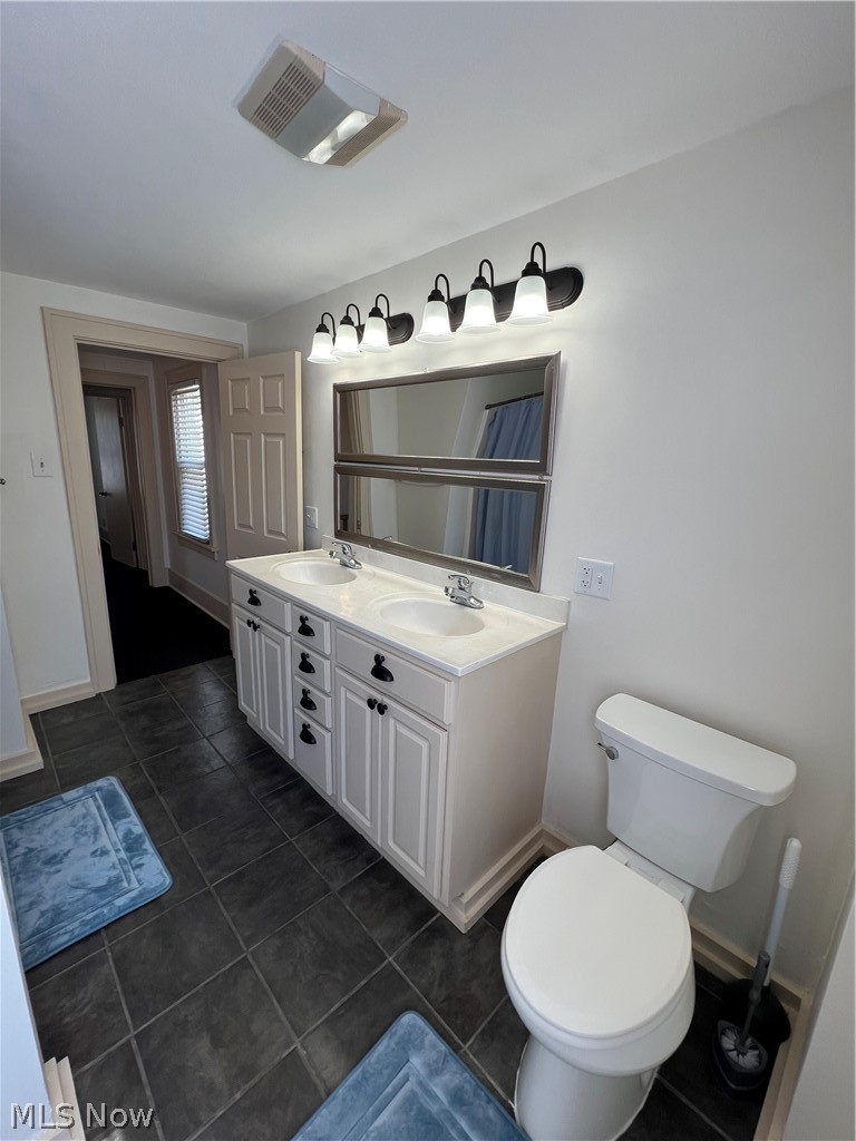 1129 Avon Street Property Photo 19