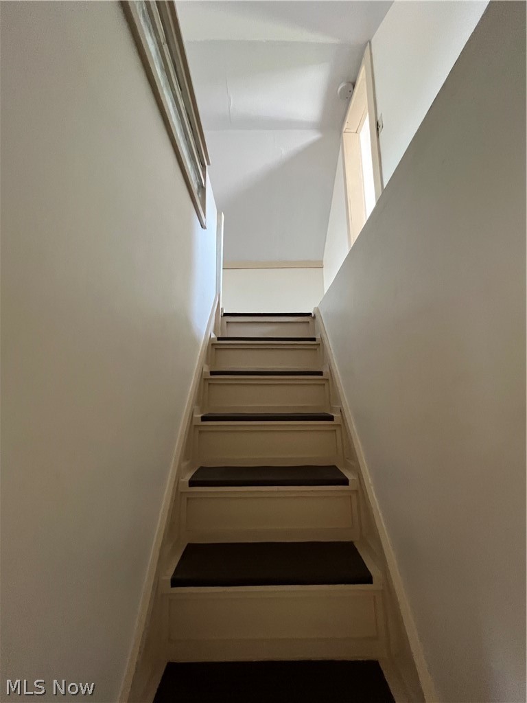 1129 Avon Street Property Photo 24
