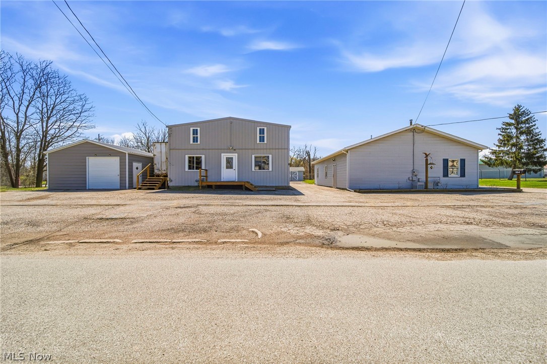 184 E Walnut Street Property Photo 1
