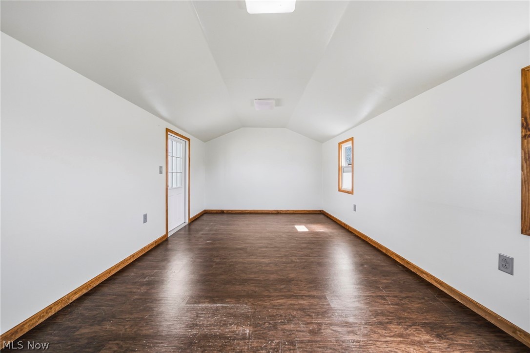 184 E Walnut Street Property Photo 24