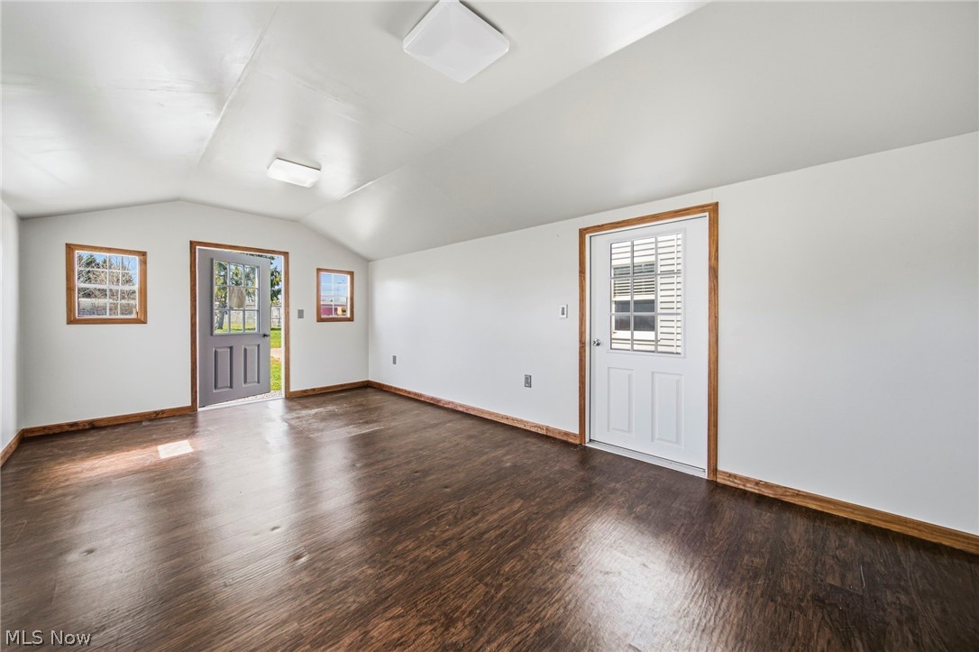 184 E Walnut Street Property Photo 25