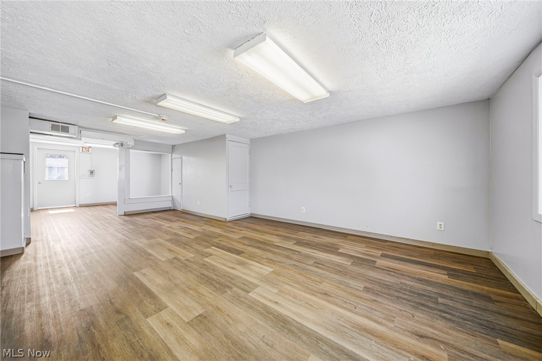 184 E Walnut Street Property Photo 30