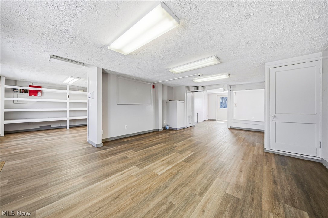 184 E Walnut Street Property Photo 31