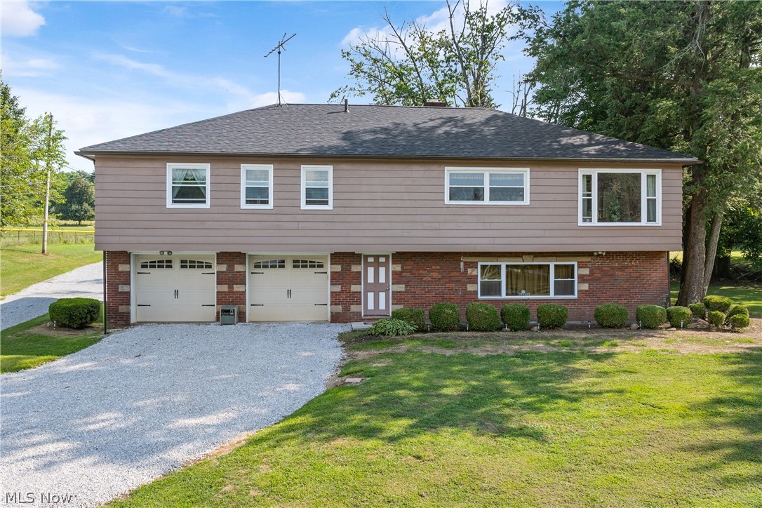 988 E Turkeyfoot Lake Road Property Photo 1