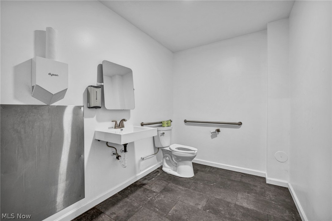 9431 Mentor Avenue Property Photo 28