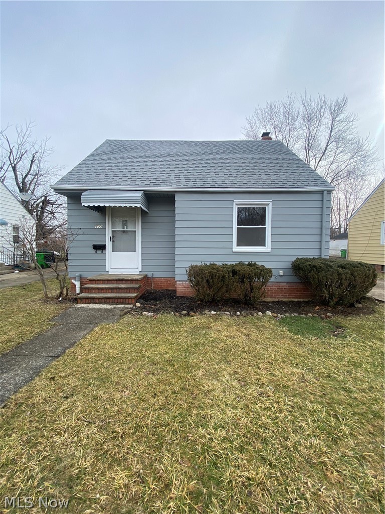 805 E 254th Street Property Photo 1