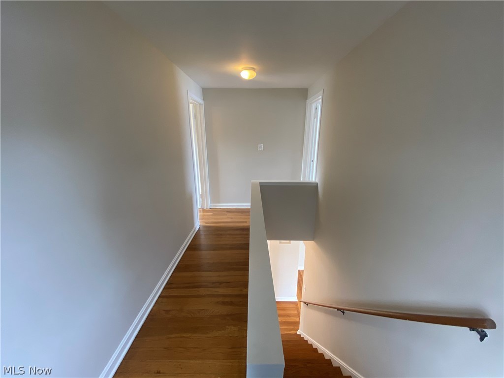 805 E 254th Street Property Photo 8