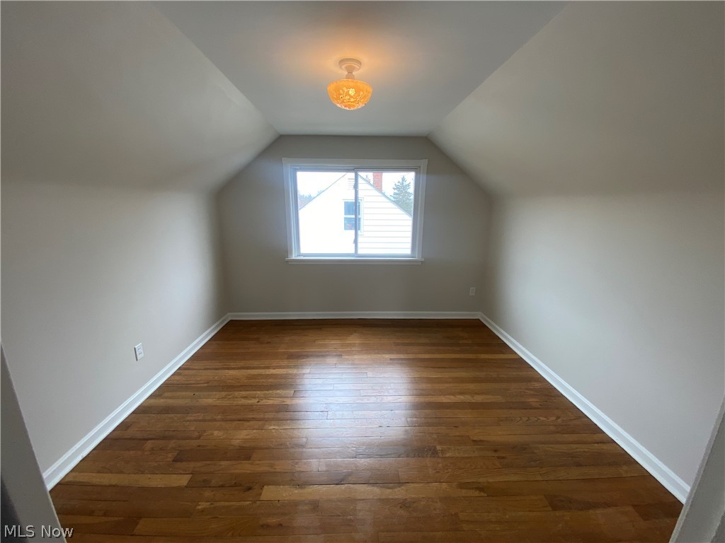 805 E 254th Street Property Photo 9