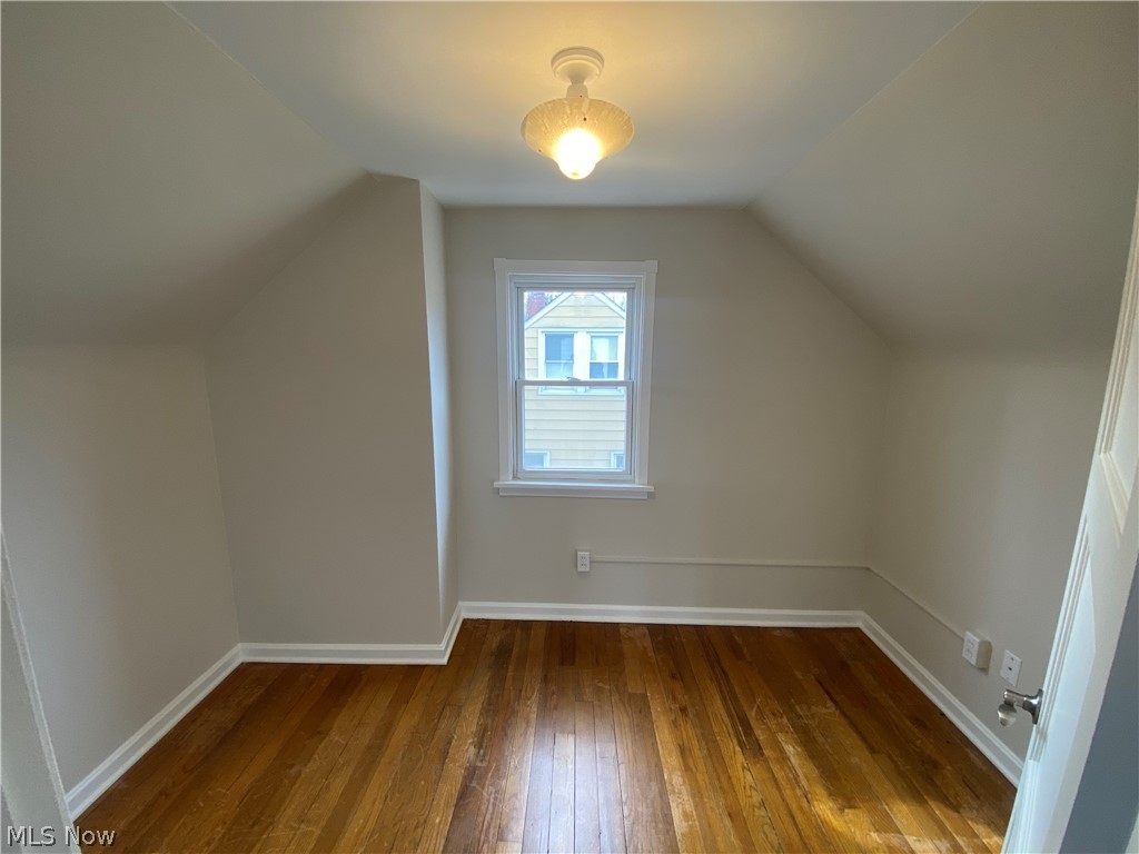805 E 254th Street Property Photo 10