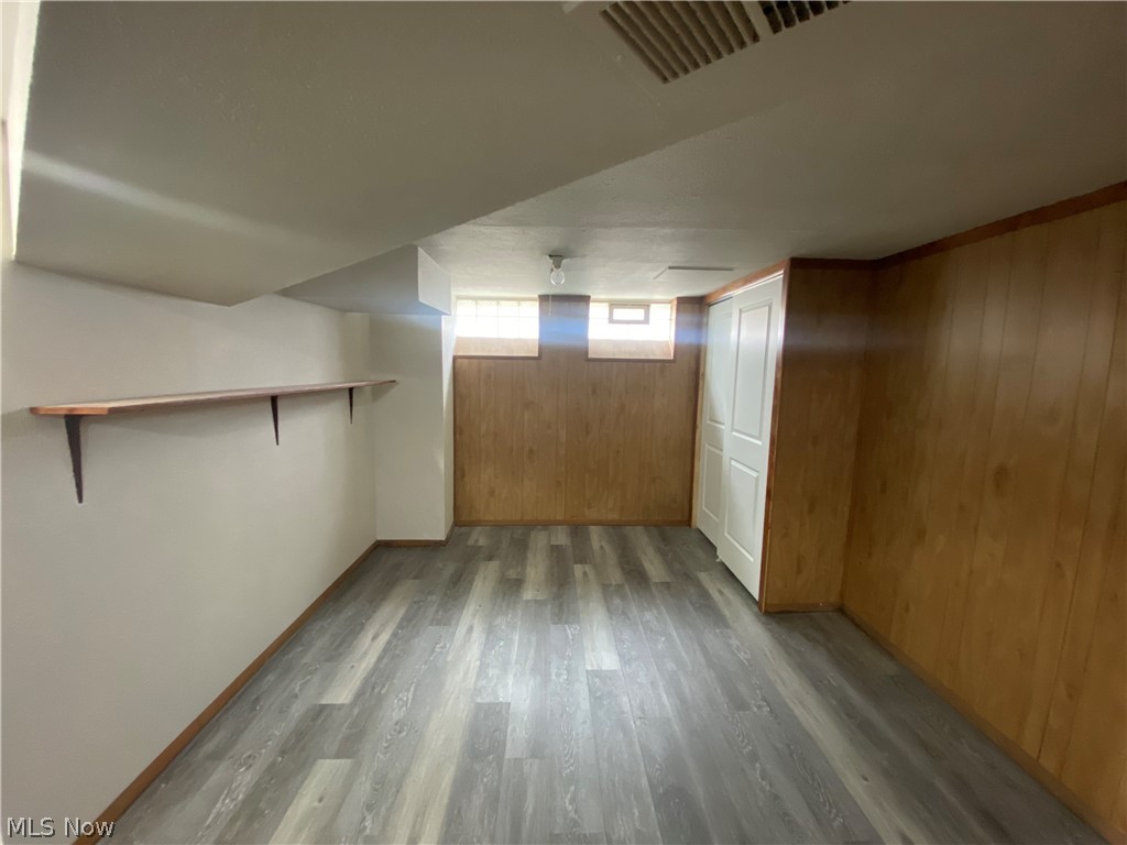 805 E 254th Street Property Photo 12