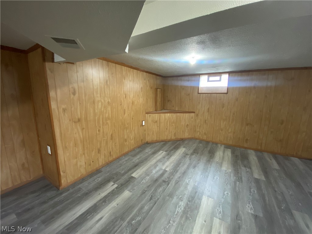 805 E 254th Street Property Photo 13