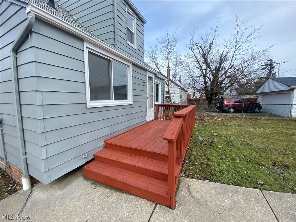 805 E 254th Street Property Photo 15