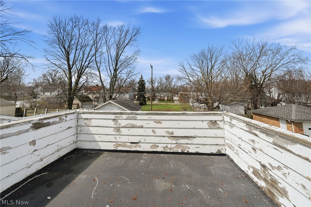 324 E 248th Street Property Photo 14
