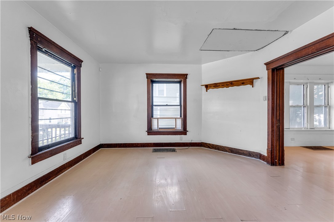 518 Sumner Street Property Photo 8