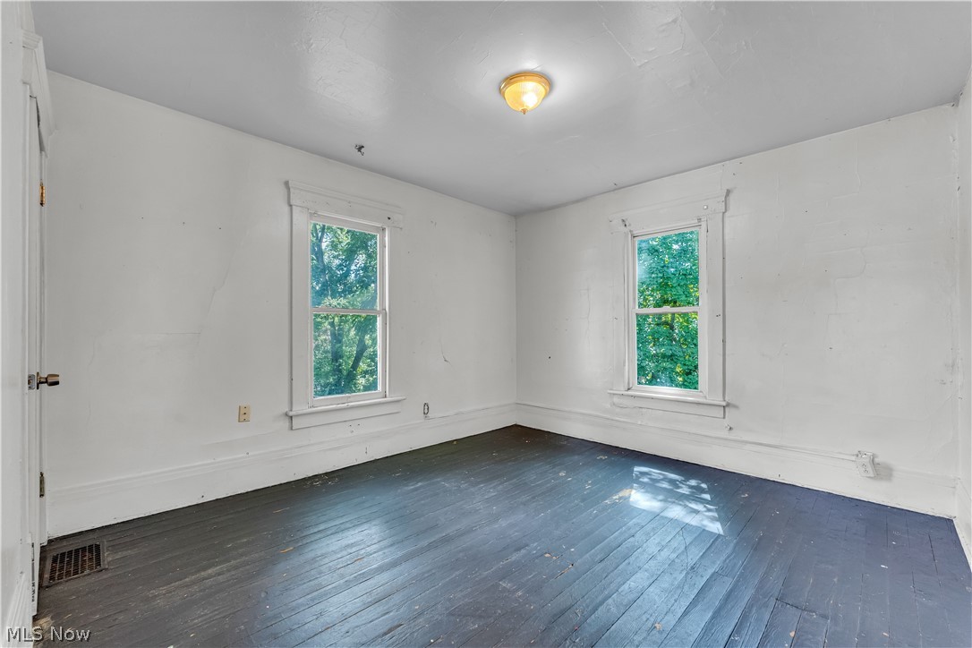518 Sumner Street Property Photo 23